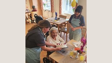 Hull care home Resident celebrates 104th birthday
